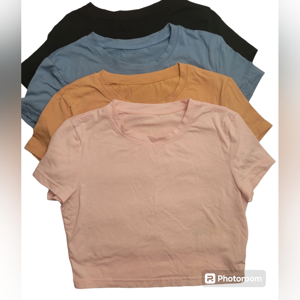 BUNDLE OF 4 CROPPED TEES